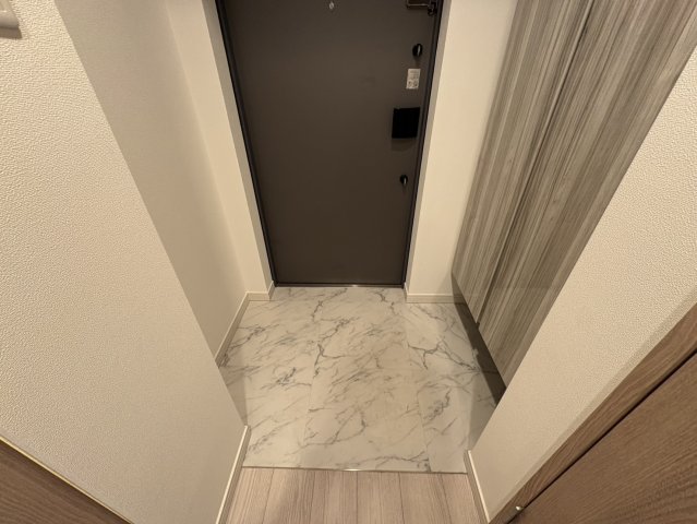 玄関　S-RESIDENCE六番町