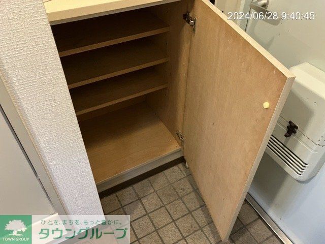 その他　靴入