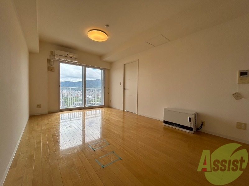 居室・リビング　広くてキレイなお部屋が広がっていて、充実した生活が送れそう。