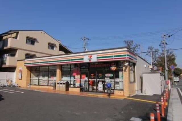 コンビニ　セブンイレブン尼崎上坂部3丁目店（コンビニ）まで553m