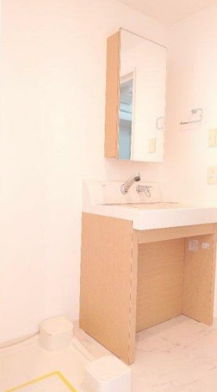 洗面設備　嬉しい独立洗面台付き。