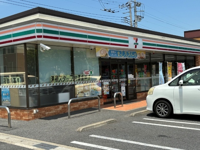 コンビニ　セブンイレブン成田美郷台３丁目店（コンビニ）まで561m