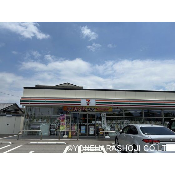 コンビニ　セブンイレブン南砺やかた店（コンビニ）まで647m