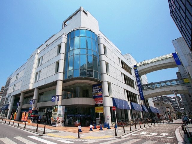 ショッピングセンター　さいか屋 横須賀店（ショッピングセンター）まで514m
