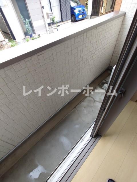 バルコニー　お洗濯にも便利なバルコニー付き