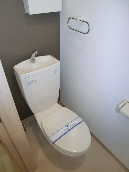 トイレ　収納付トイレ