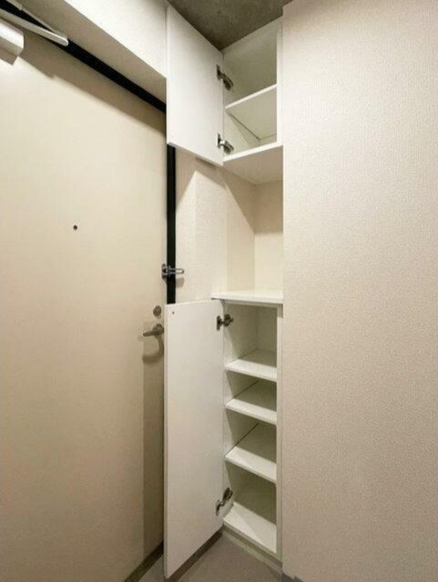 収納　シューズボックス