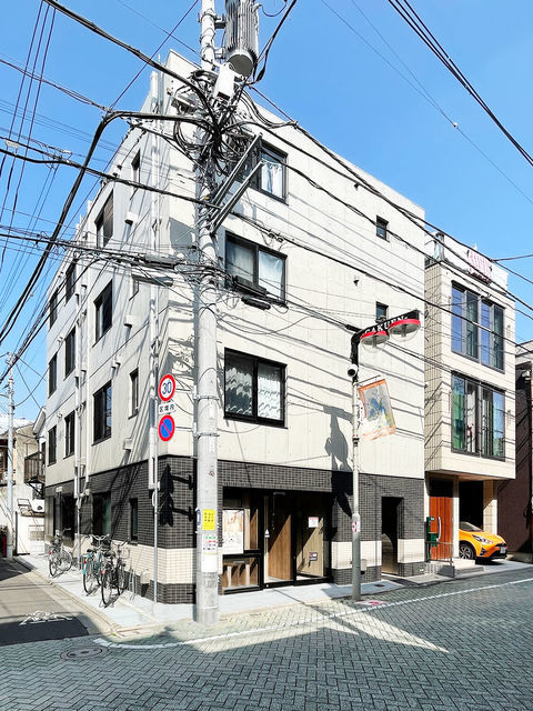 建物外観　４階建ての賃貸マンション