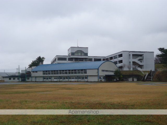 小学校　市立平沢小学校（小学校）まで800m