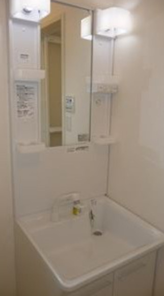 洗面設備　別部屋の画像を使用しております。