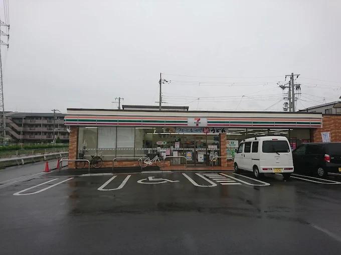 コンビニ　セブンイレブン 堺北花田町4丁店（コンビニ）まで109m