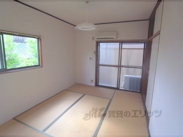 居室・リビング　畳のお部屋です