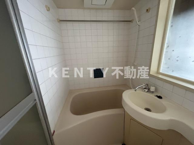 洗面設備　ゆったりとスペースのある洗面所