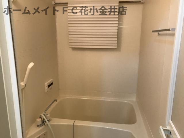 バス・シャワールーム　ゆったり入れるバスタブ