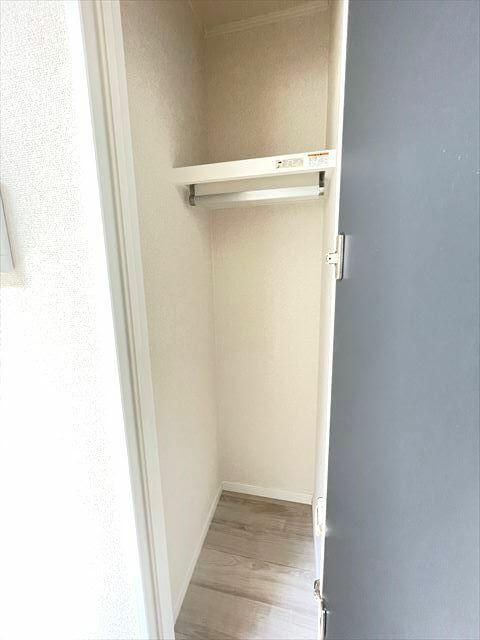 収納　パイプハンガー付き☆畳まず衣類を掛けることができます♪