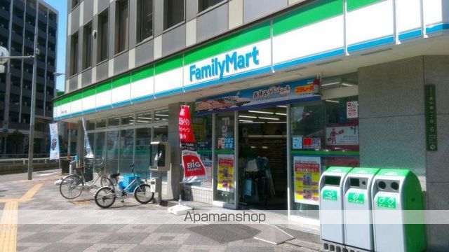 コンビニ　ファミリーマート（コンビニ）まで176m