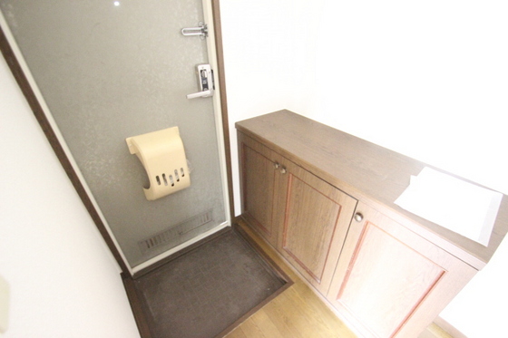 玄関　※別部屋の写真です