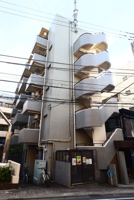 建物外観　落ち着いた雰囲気の外観です