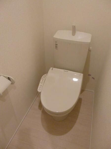 トイレ　※他号室写真使用