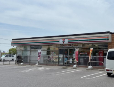 コンビニ　セブンイレブン 知多朝倉町店（コンビニ）まで697m