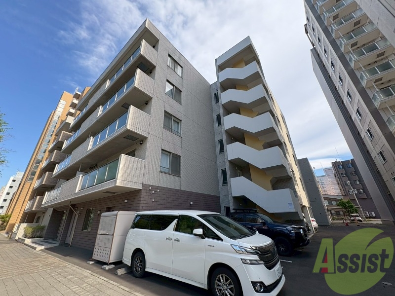 建物外観　札幌市中央区南４条「オクトブランシュ」