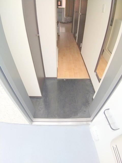 玄関　別部屋同仕様タイプ