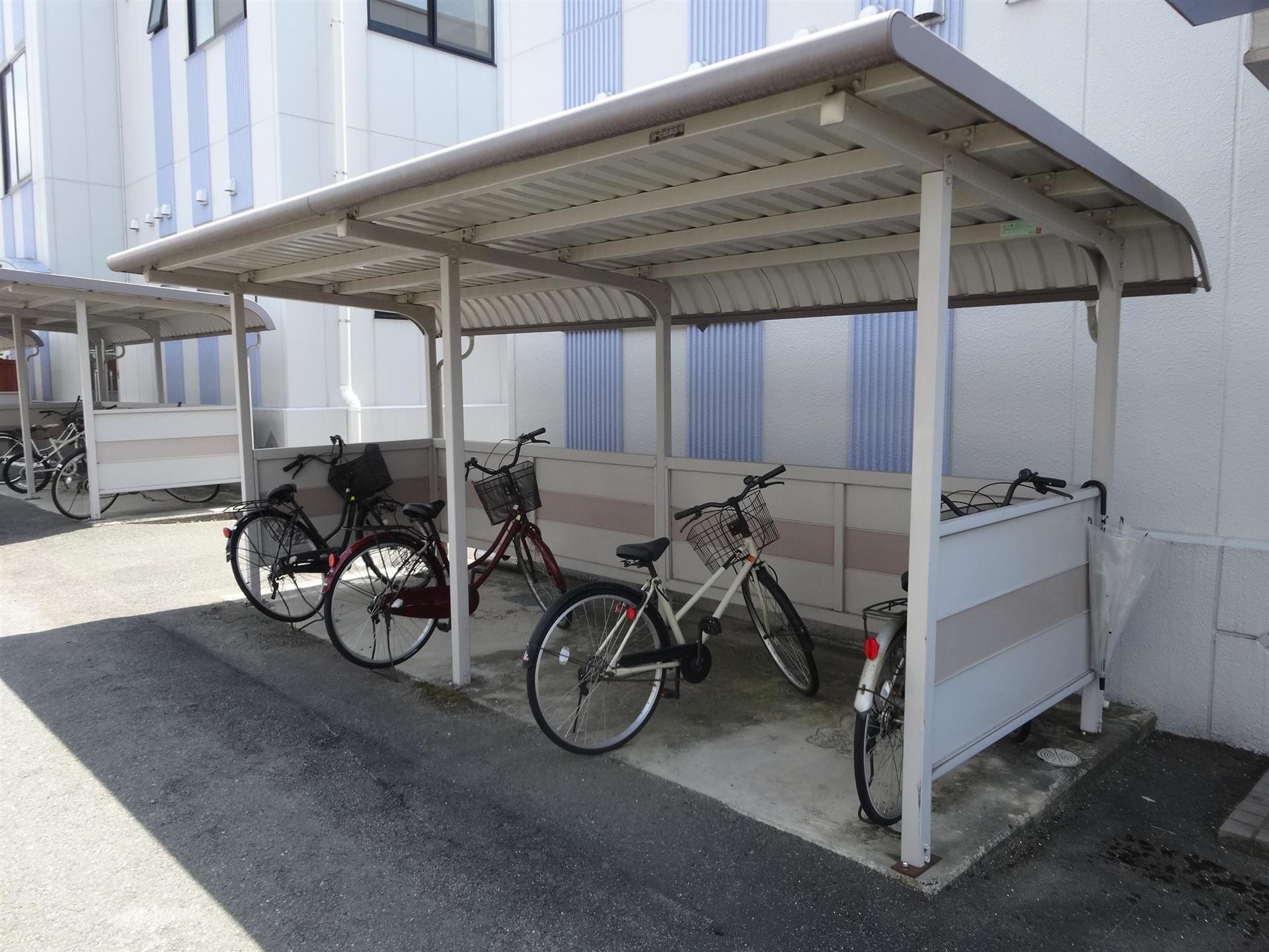 庭　駐輪場
