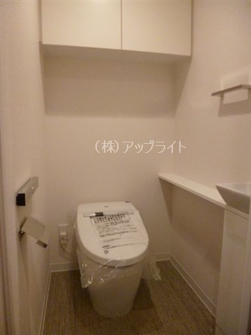 トイレ　温水洗浄便座