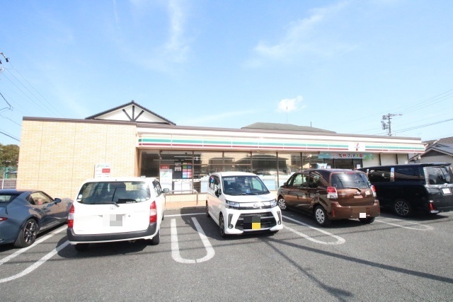 コンビニ　セブン-イレブン 名古屋春田４丁目店（コンビニ）まで300m