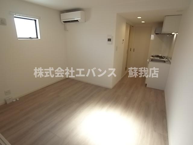 居室・リビング　こちらの居間で趣味の時間をお楽しみください