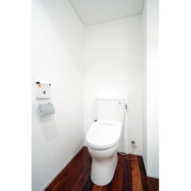 トイレ　※写真は同タイプ住戸です。