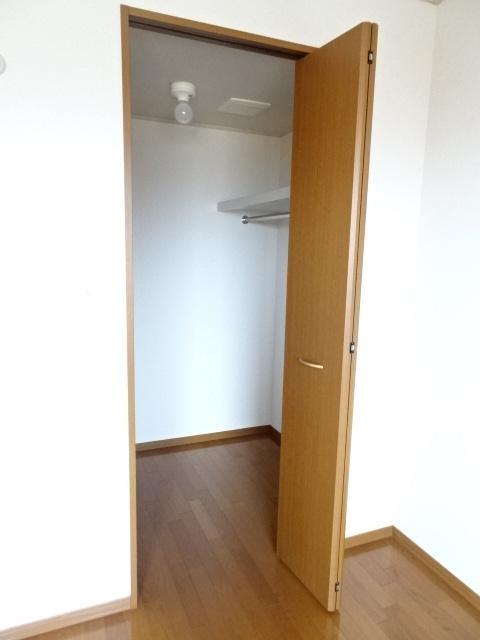 収納　たっぷり収納できるWIC