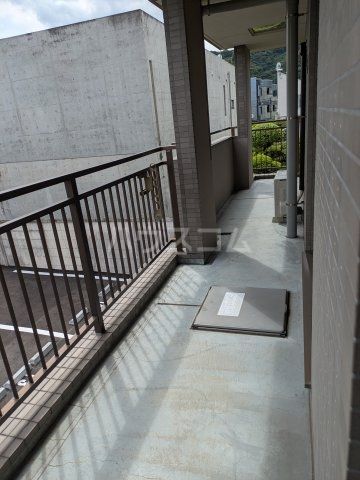 ＪＲ東海道本線 静岡駅 バス乗車時間：17分 最寄りバス停で下車 徒歩3分 3階建 築32年の内装写真