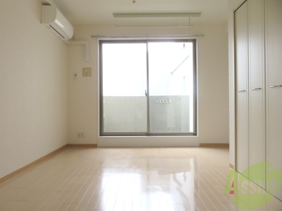 居室・リビング　明かりの入りやすい、南向きのお部屋です。