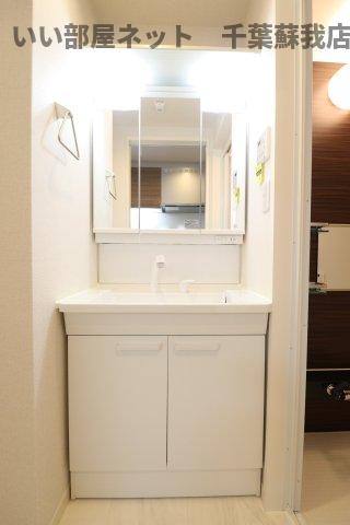 洗面設備　朝の準備に活躍する、洗髪洗面化粧台！