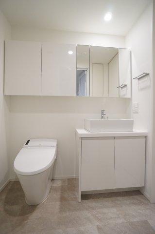 トイレ　落ち着いたトイレです