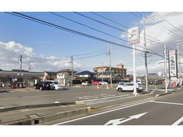コンビニ　セブンイレブン鈴鹿寺家町店（コンビニ）まで321m