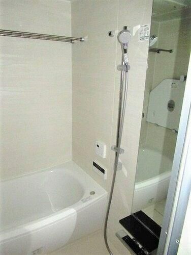 バス・シャワールーム　写真は同タイプ住居です。