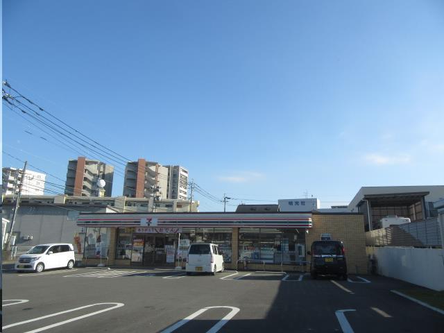 コンビニ　セブンイレブン宮崎江平東通り店（コンビニ）まで196m