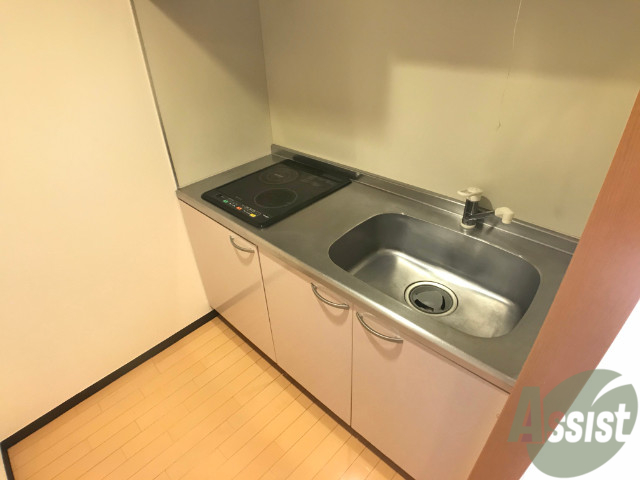 キッチン　ＩＨコンロが設置されています。入居後すぐに使えますね。