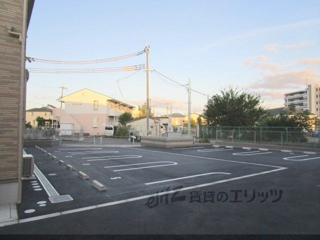 駐車場　駐車場