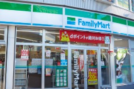 コンビニ　ファミリーマート葛飾たつみ橋店（コンビニ）まで242m
