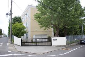 中学校　名古屋市立川名中学校（中学校）まで680m
