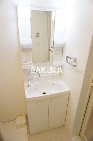 洗面設備　身支度に欠かせない独立洗面台♪