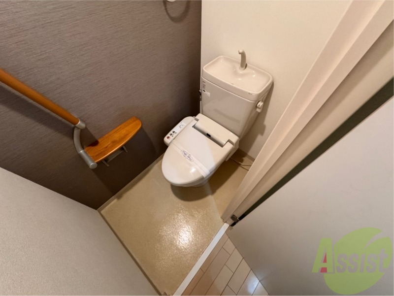 トイレ　ウォシュレット機能がついたトイレ。安心して使用できますね。
