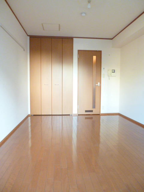 居室・リビング　フローリングの居室