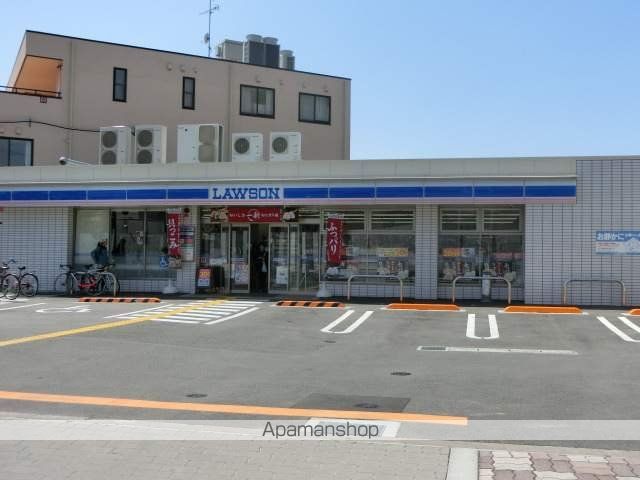コンビニ　ローソン（コンビニ）まで700m