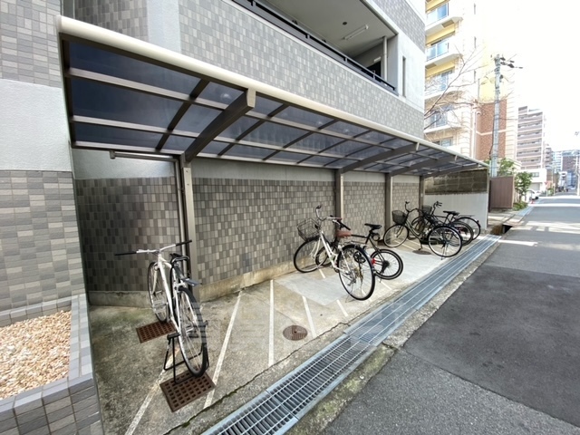 地下鉄御堂筋線 江坂駅 徒歩10分 5階建 築29年の外観写真