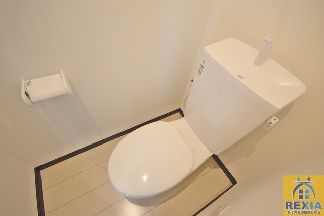 ＪＲ総武線 千葉駅 徒歩10分 7階建 築5年のトイレ写真