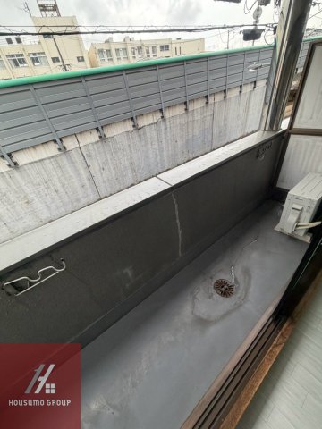 バルコニー　お洗濯にも便利なバルコニー付き